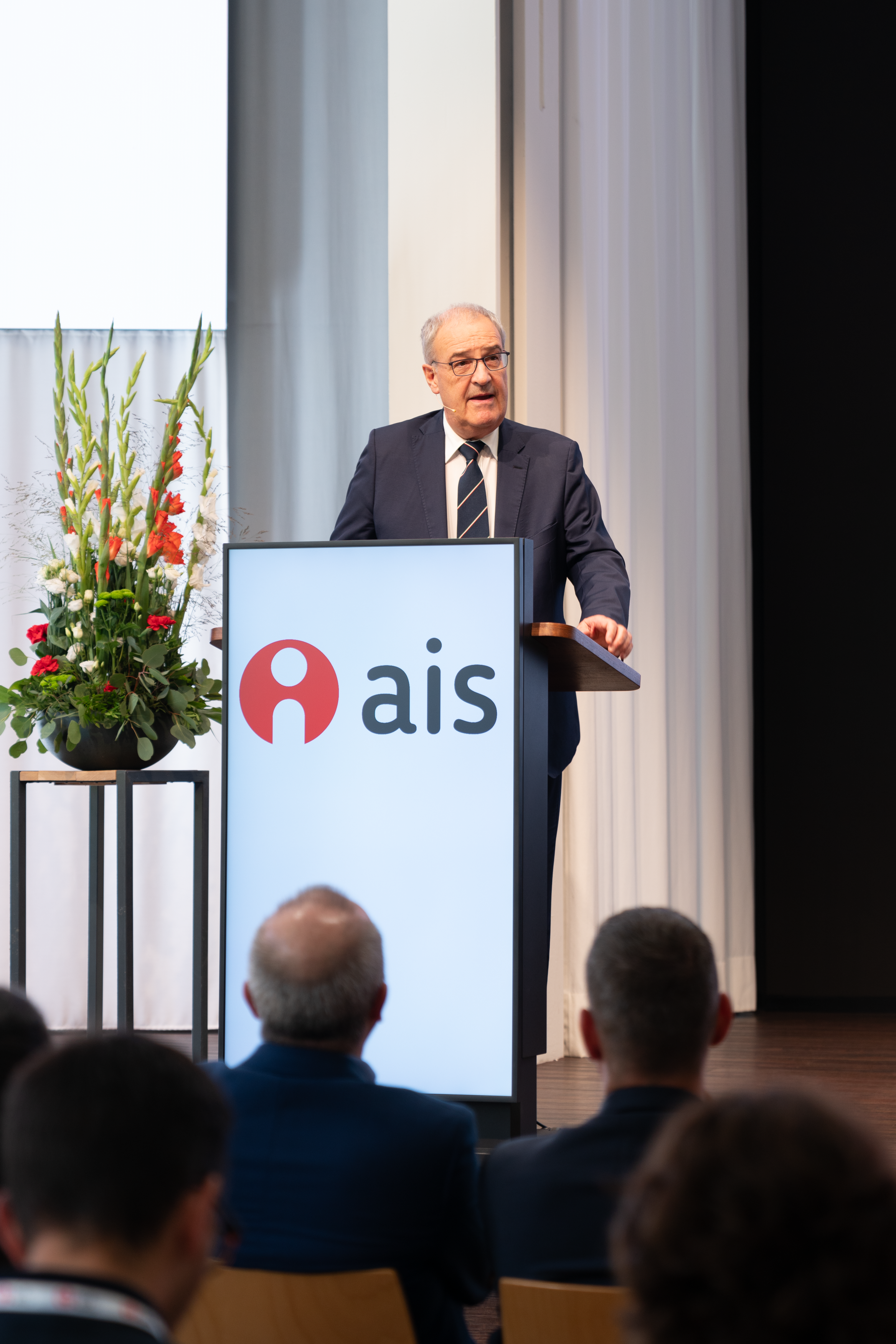 AIS_2025_199